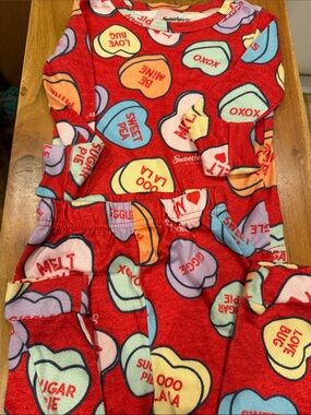 NWOT Sweethearts Valentine Matching Pajama Set
